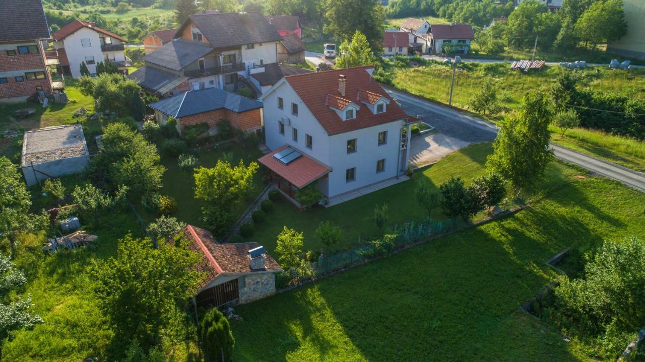 Breza Guesthouse Слуни Экстерьер фото