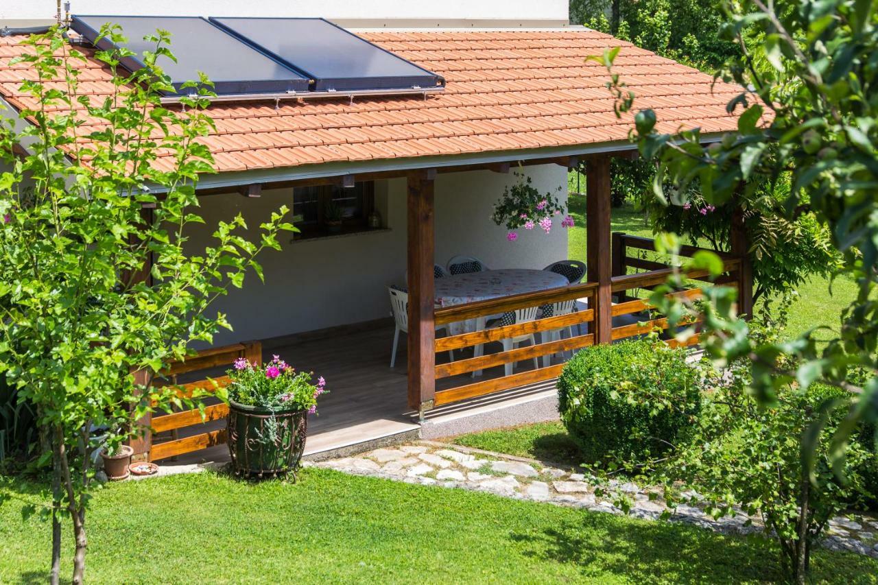Breza Guesthouse Слуни Экстерьер фото